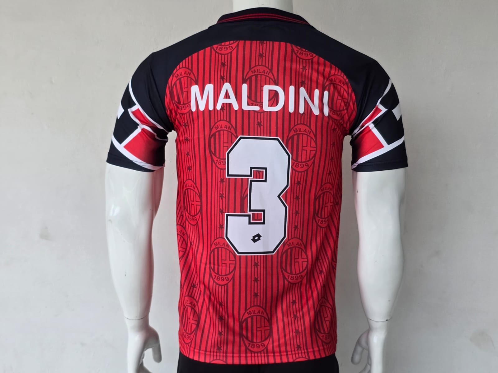 AC Milan 1997-98 home (MALDINI) - View 2